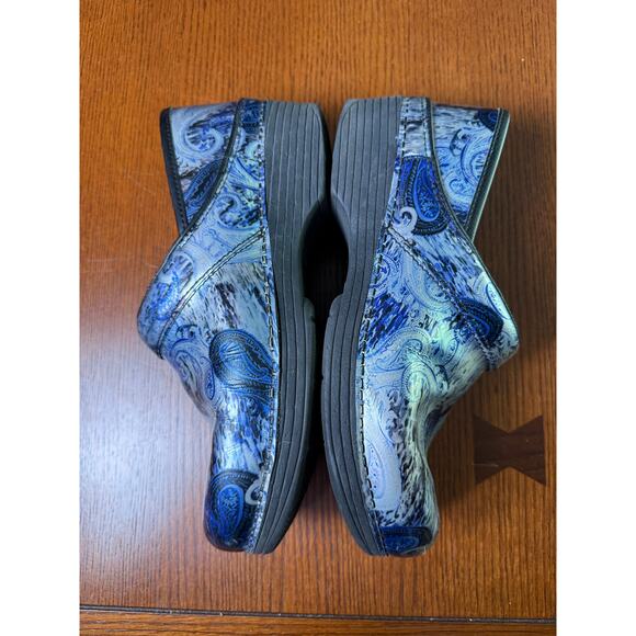 Dansko LT Professional Clogs Blue Paisley Patent Leather – Women’s EU 39/8.5 US - Picture 4 of 10